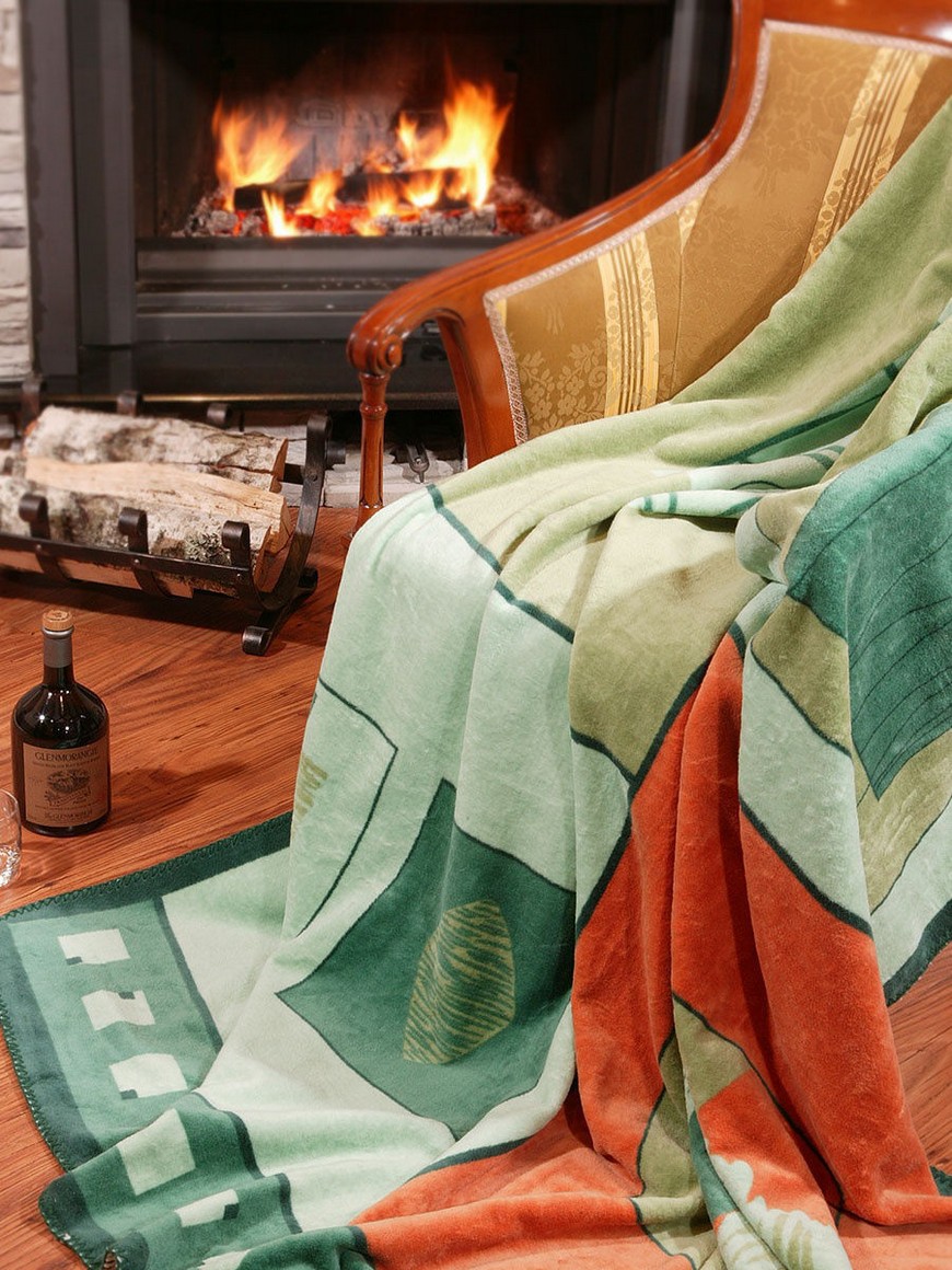 Теплый клетчатый плед. Мягкий плед. Плед с рукавами sleepy. Теплый плед. Пледы на валберис.